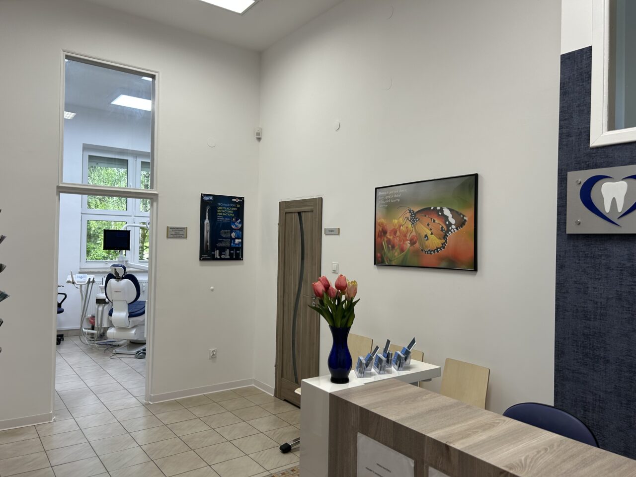 https://orto-dent.com.pl/wp-content/uploads/2026/08/orto-dent-poczekalnia-1280x960.jpeg
